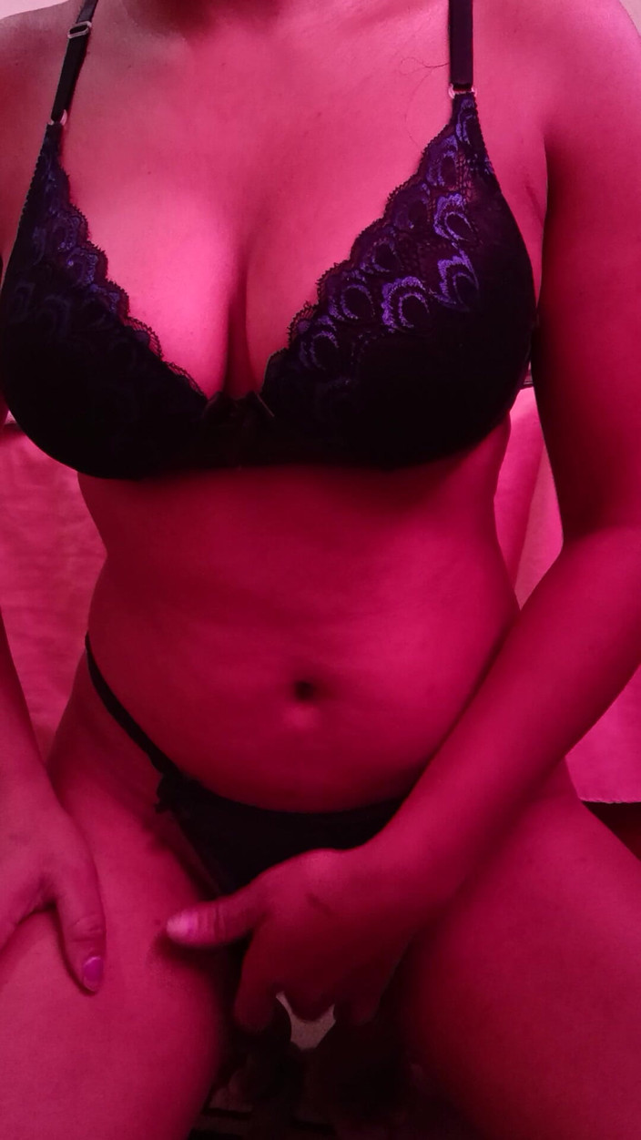 Jacke24: Big-breasted Brunette
