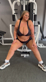 Blonde BBW MILF