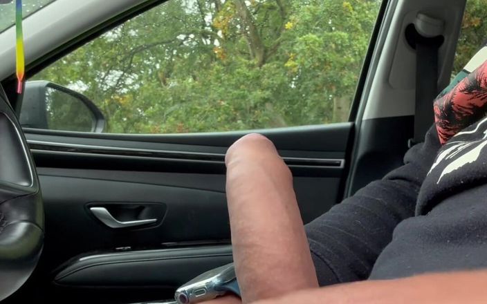 Kadu: Caught Wanking on the Carpark
