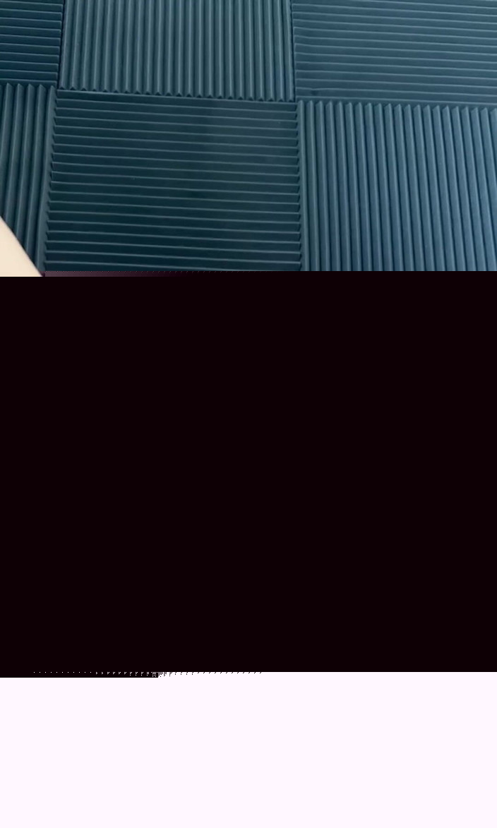 Nikolee: 격렬한 핑거링으로 포르노와 시오후키하는 18살 매력적인 십대