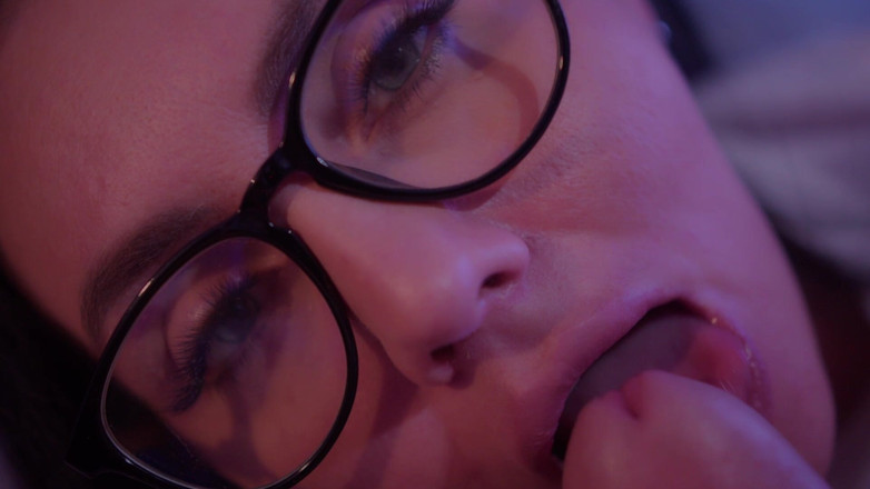 Alexa and Alex Moore: Slattern suce une bite