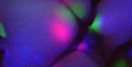 Johnny Ortiz: Kongkek berbilang kasar. Saya melekatkan zakar saya dalam pakaian yang...