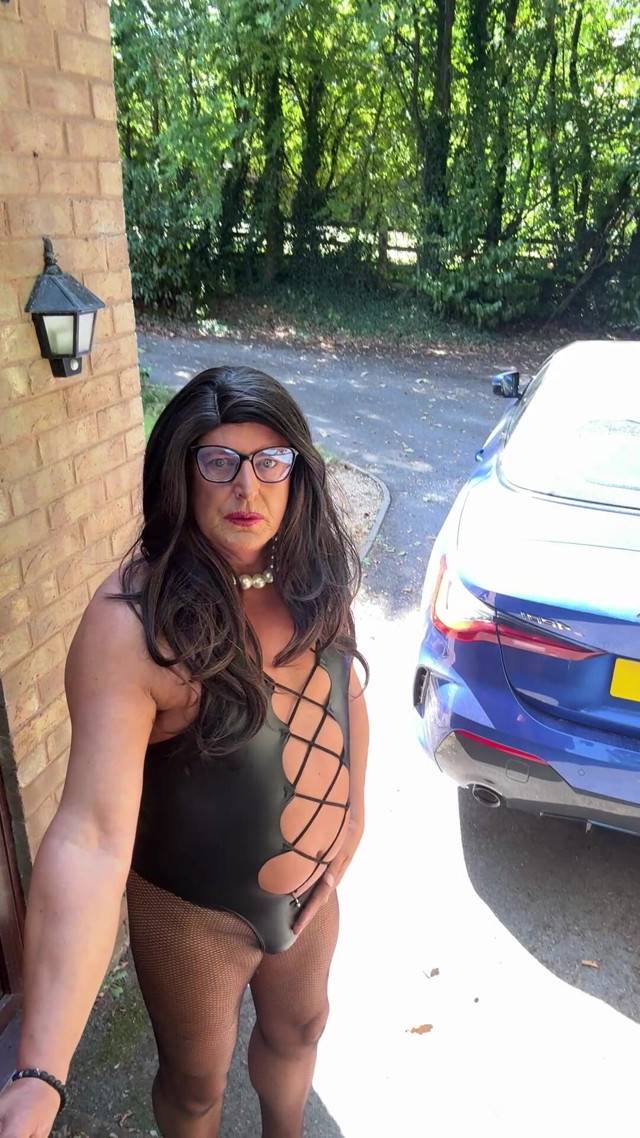 Sexy Crossdresser Kellycd2022's in Black Pvc Bodysuit and Fishnet Pantyhose (Kellycd) Sexy Crossdresser Kellycd2022's in Black Pvc Bodysuit and Fishnet Pantyhose (Kellycd)