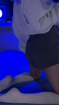 Piccola ragazza con le calze al ginocchio bianche ti stanno stuzzicando la cam 2