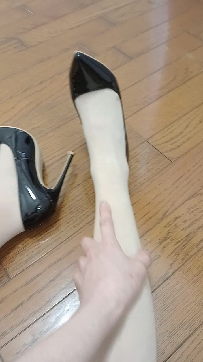 Mayumi Kanzaki: 팬티스타킹 다리