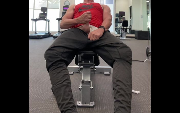 JockDad87: Jockdad87, hôtel, gym, branlette et éjaculation, partie 2