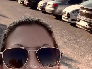 KIMICAT: 良いチンポを探して、私は彼の車の中で彼をしゃぶる男を見つけます