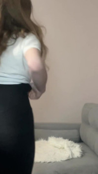 Arătându-mi țâțele mici și Fundul meu în colanți vechi