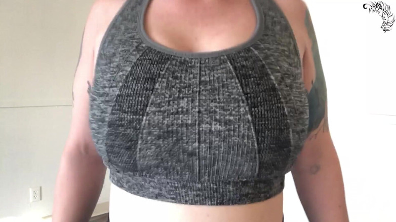 Nikki's Fetishes: Bouncing My Boobs in Sports Bras