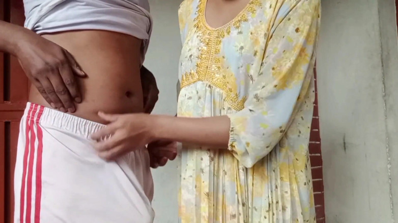 Deshi women: 농가에서 따먹히는 싱글걸