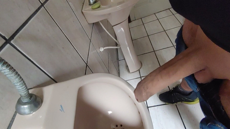 BruxoAlpha777: în baie 4