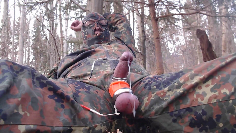Gaylectrician: Outdoor-e-stim-cumshot 21-03-12