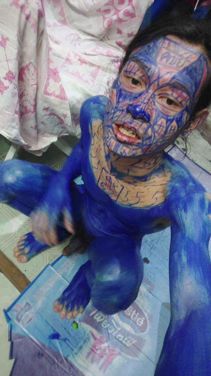 Clown likes to play with colors: Clown Chicken 2