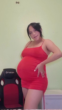 배에 사정하는 39주 임산부