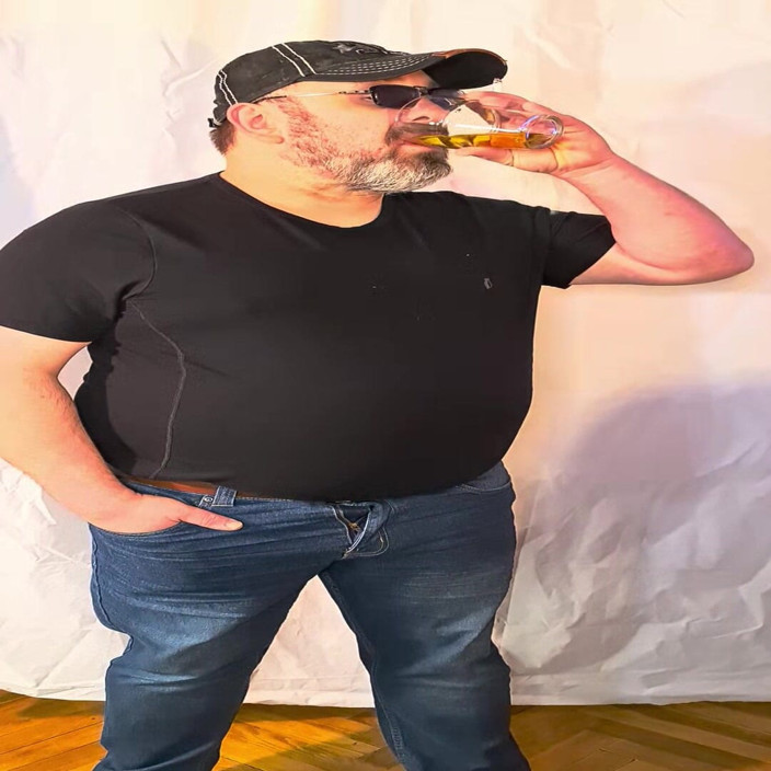 Bawdybear: Oblečená v cool slunečních brýlích si dopřát sexy chcaní