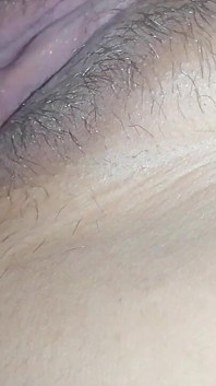 Müslüman seksi yenge evde kimse yokken erkek arkadaşıyla sikişiyor