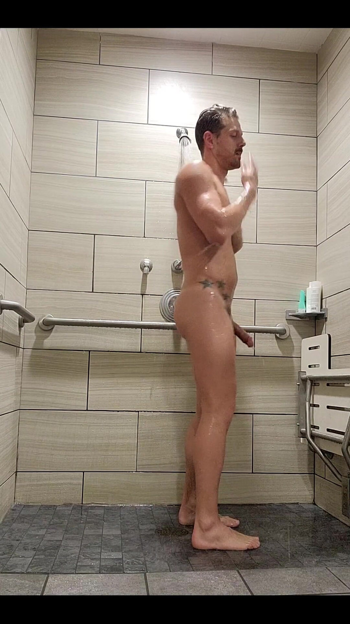 KingB8er: 私は自分自身をさらけ出すのが大好きです