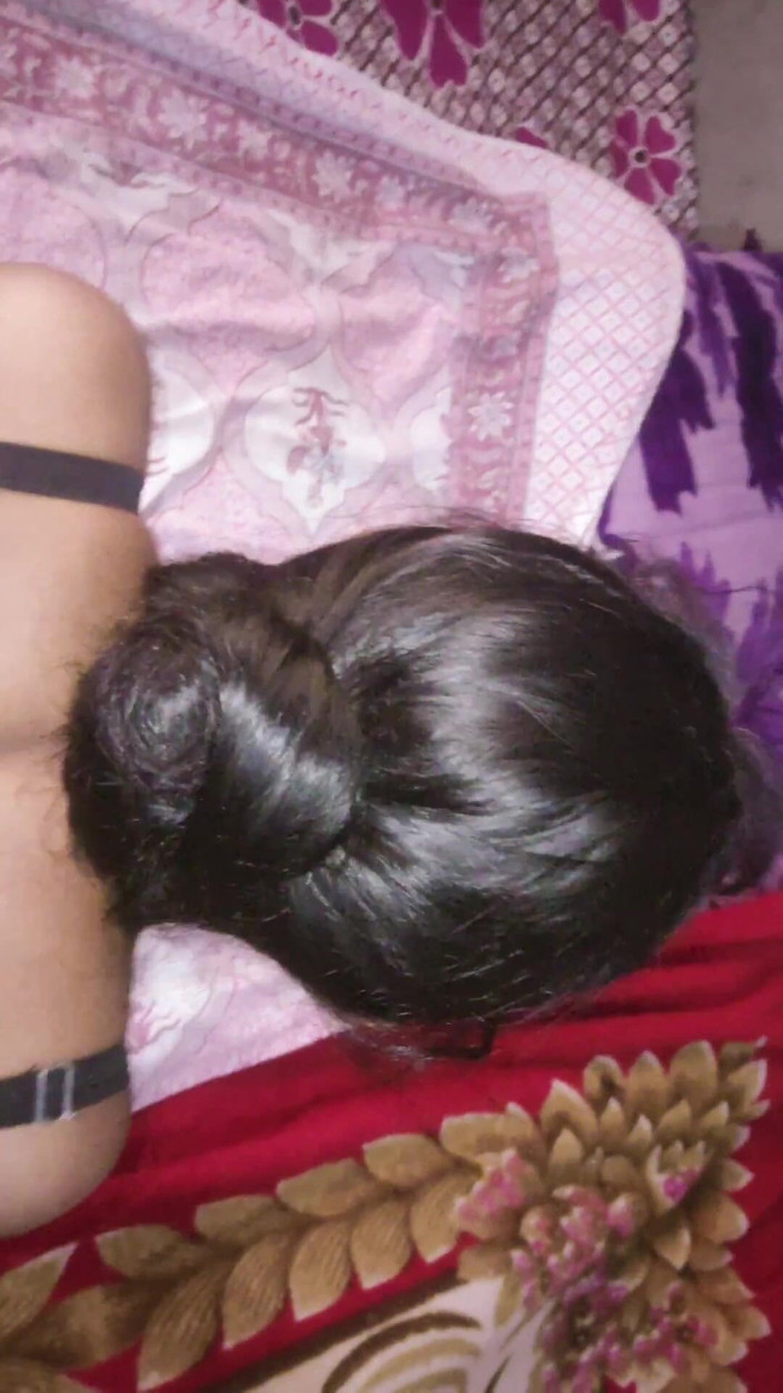 Lovely Dipti: Hintli kadın domaltarak sikişiyor