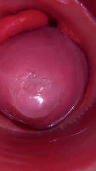 Bên trong camera pov cổ tử cung camgirl trong âm đạo với đồ chơi cu to