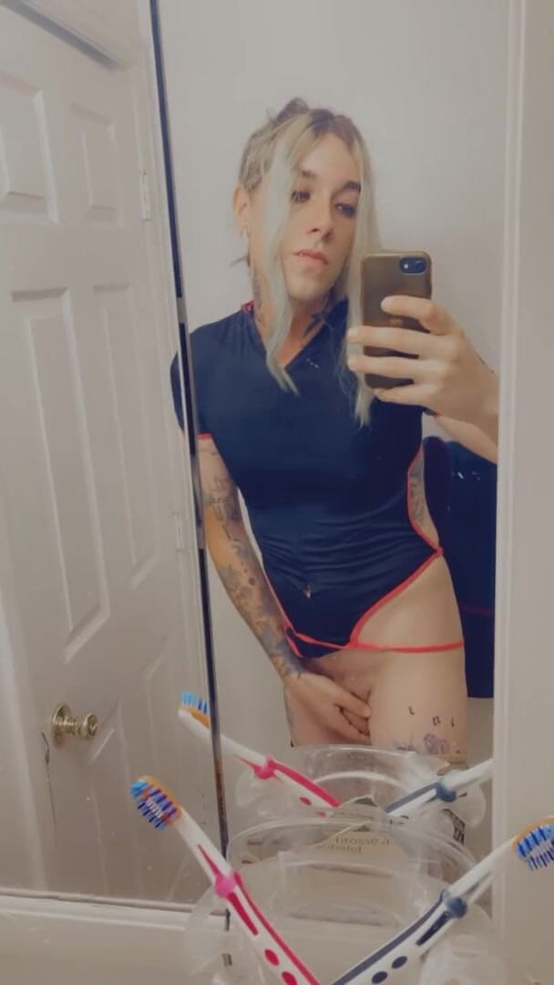 CarmenMelatonin: Kouření sexy transky chce být hluboko ošukané