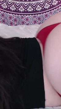 Scuote il suo mentre la bbw in perizoma rosso