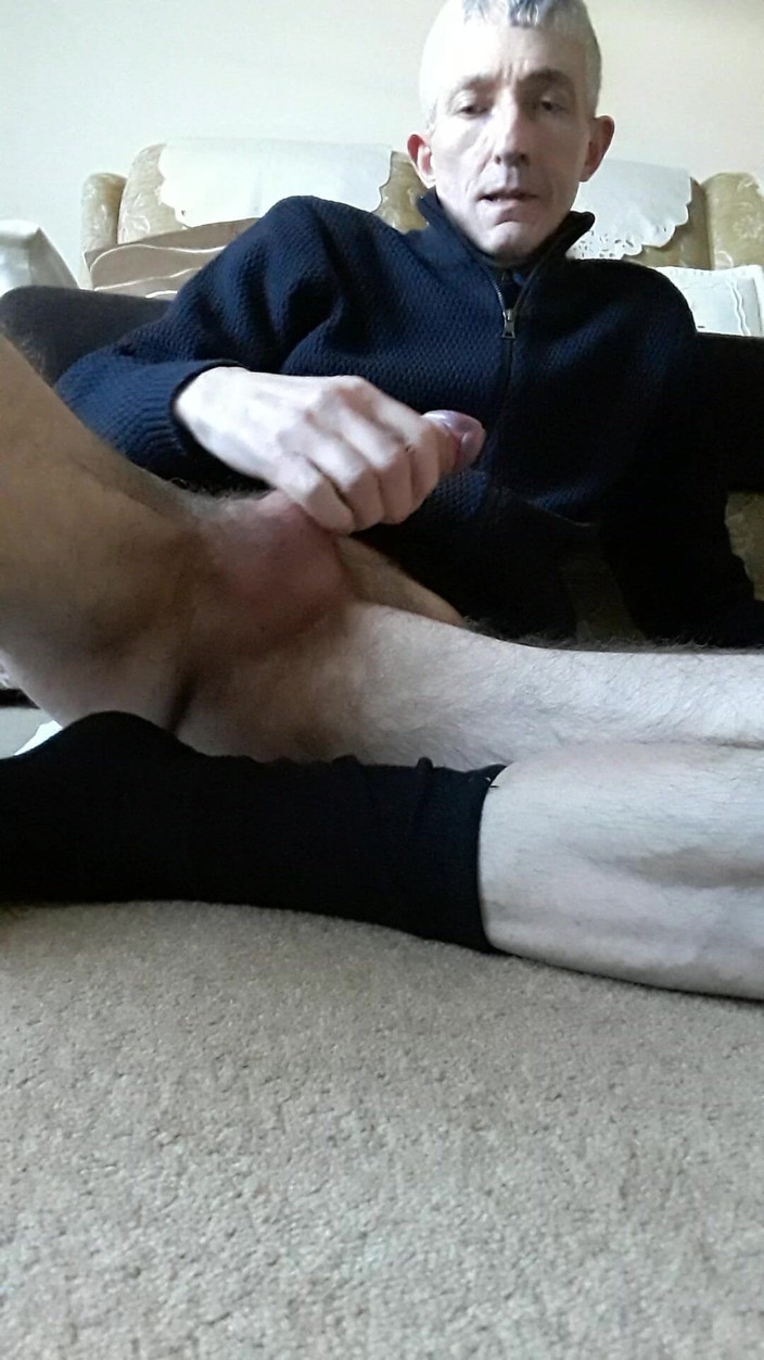 James Dirty Boy: Thủ dâm trong phòng khách