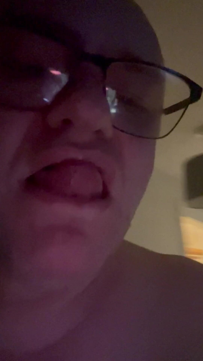 Ancient456: Si cewek nakal cross dresser yang lagi nakal digilir sama...