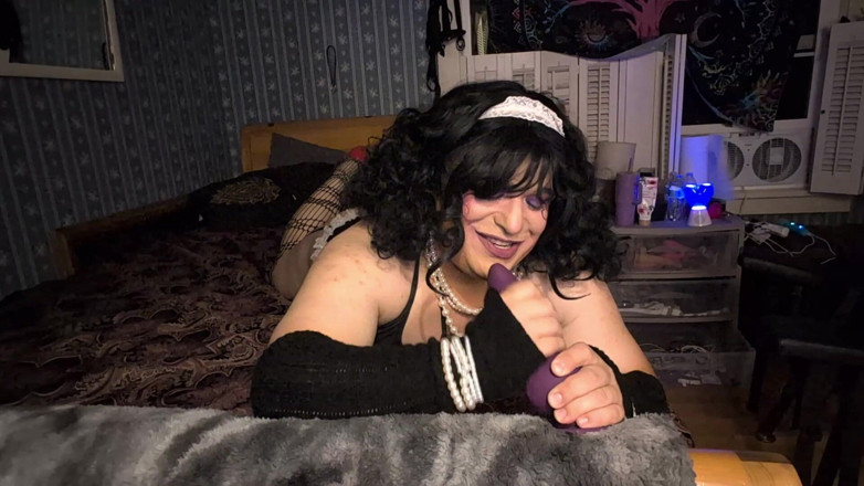 Tongue Lashor 69: Tôi sử dụng con cu giả của tôi