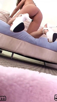Presley Hart tuổi teen mảnh mai gợi cảm đụ và pov thổi kèn