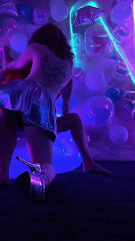 Out of This World girl auf Mädchen