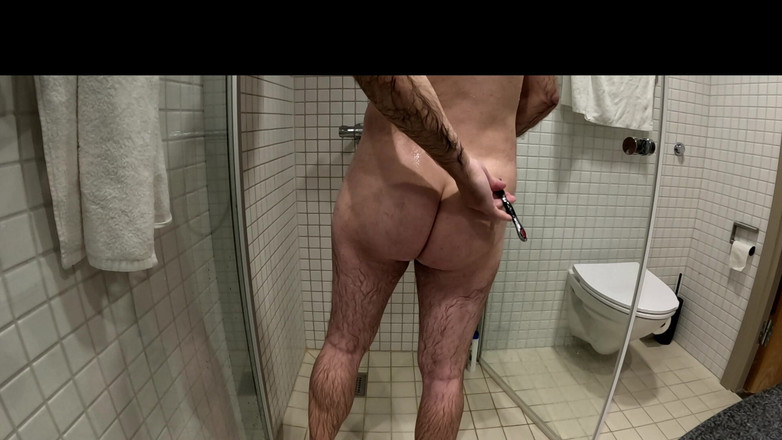 TheDane1122: Shaving My Balls