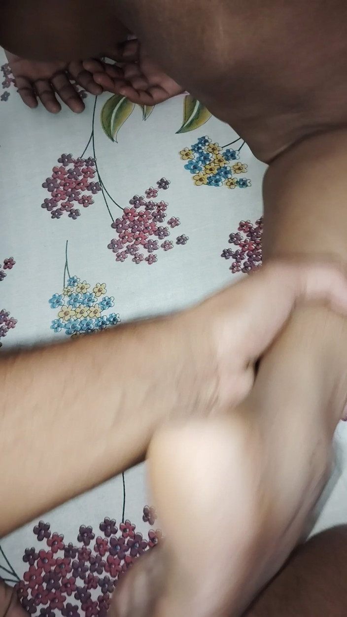 Pb Sardarni: Druhá část, zatímco pozvu svého sousedova přítele o půlnoci, zatímco manžel...