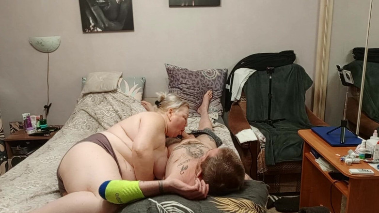 Zona901: La matrigna ha fatto un massaggio ed un pompino con...