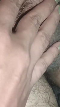 Lambe lund ko hilakar pani nikala ngocok kontol dan ngocok kontol