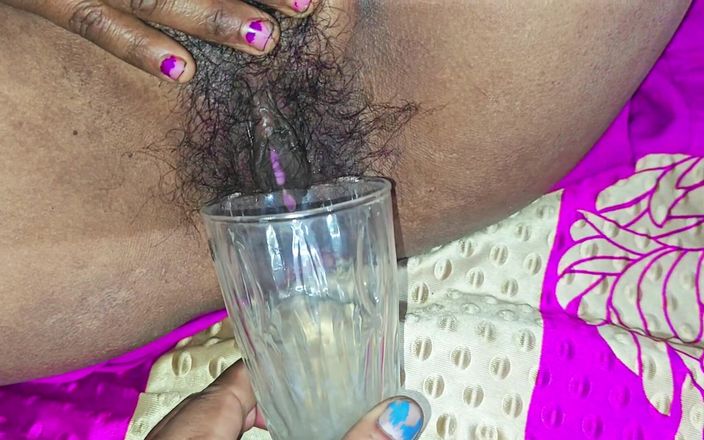 Bangala bhabhi: 喝玻璃班加拉女孩的小便