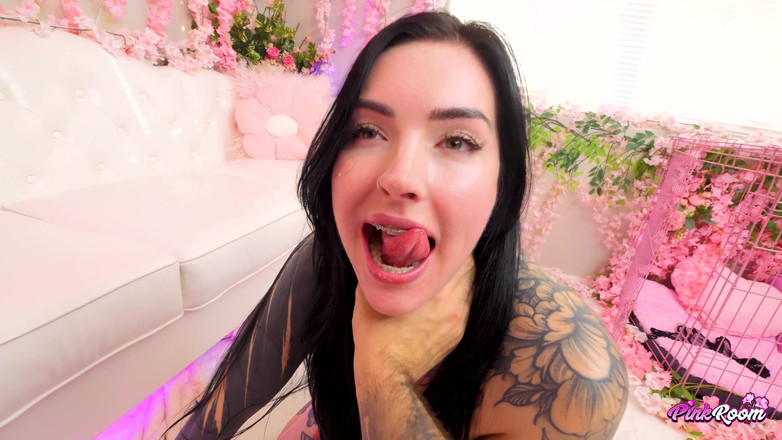 Nasty Sluts Studios: Chambre rose, épisode 30 : Mag Numb, salope tatée, se fait utiliser et...