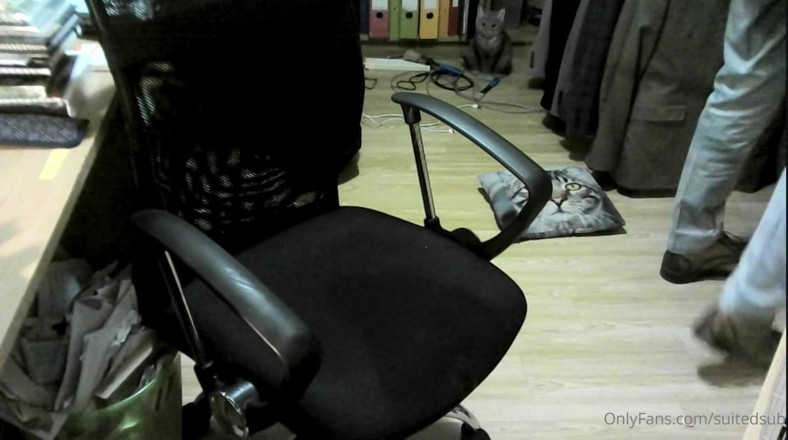 SuitedSub: Gunging un costum de catifea