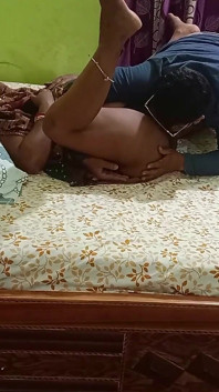 Tamil Mallu Swati Bhabhi hardcore boor poesje in Saree en beha zeer hete Masti Xvideo