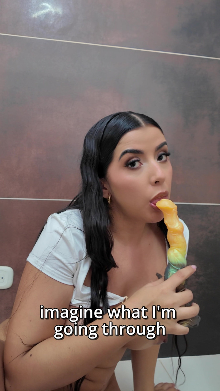 linahenaossx: Latinská MILF masturbuje v hotelu a čeká, až vám mléko vypije