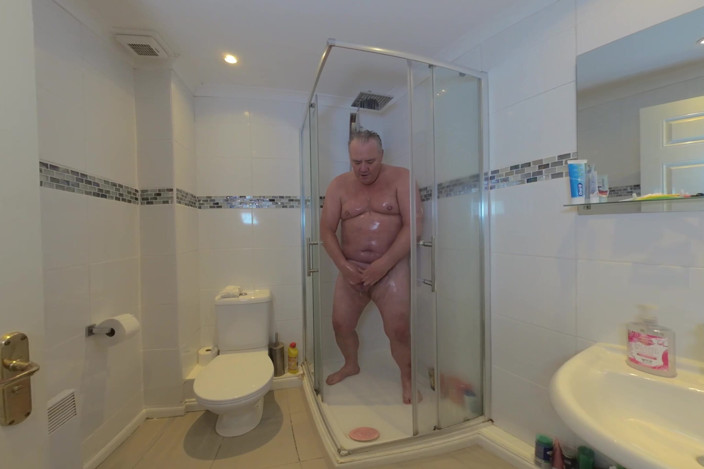 Solo Male VR180 Billy the Bear: Vr180 Getting Soapy in the Shower