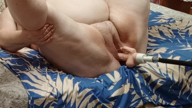 Zona901: Ibu Tiri Dapat Orgasme Dari Mesin Seks