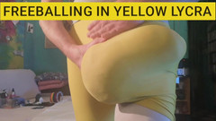Monster_Meat_: Freeballing in gelbem spandex