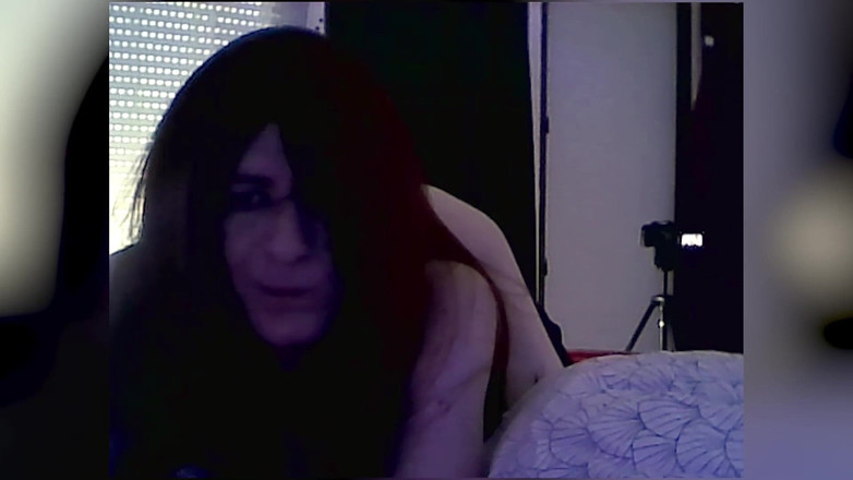 RedLili: Un buon orgasmo anale per una sissy troia