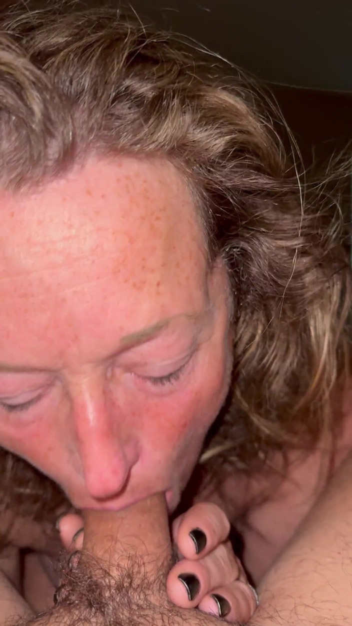 Bonewizzard69: 纯天然女郎女王长时间近距离