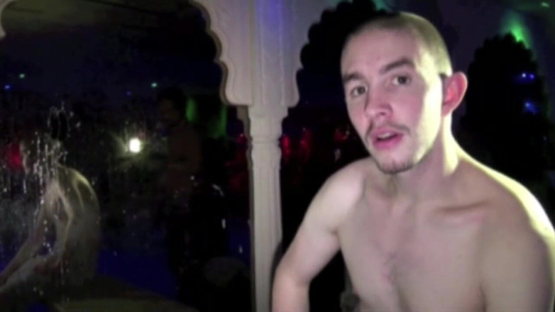 Gaybareback: Matt wird von Malik im schwimmbad gefickt