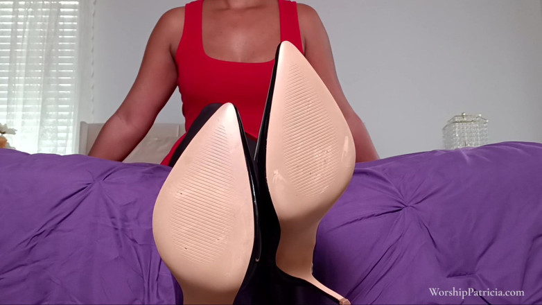 WorshipPatricia: Sniff My Sweaty Pantyhose Feet