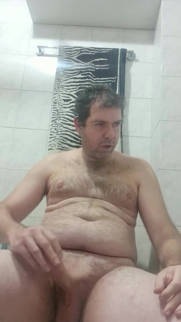 Mirko2589: Penis besar di kamar mandi