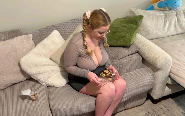JessieHH: Sexy gieriges mädchen bleibt stecken, und muss aus einer tür...