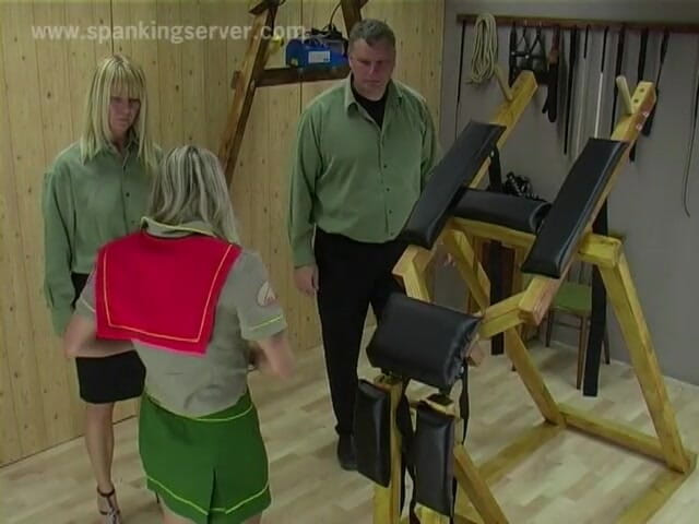 Spanking Server: Tiffany cane 1609