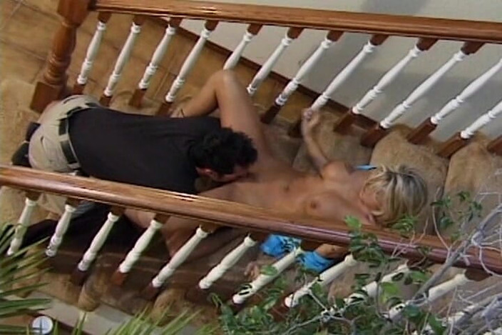 THAGSON RETRO: La langue au fond du trou du cul poilu - dépendance...